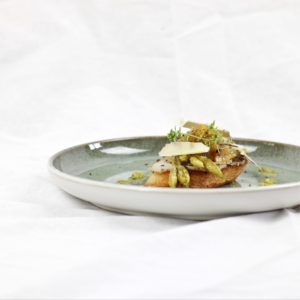 Mehr über den Artikel erfahren Bruschetta | Lardo | Bergamotte | Bärlauchkapern | Belper Knolle – Gastbeitrag von Salvi