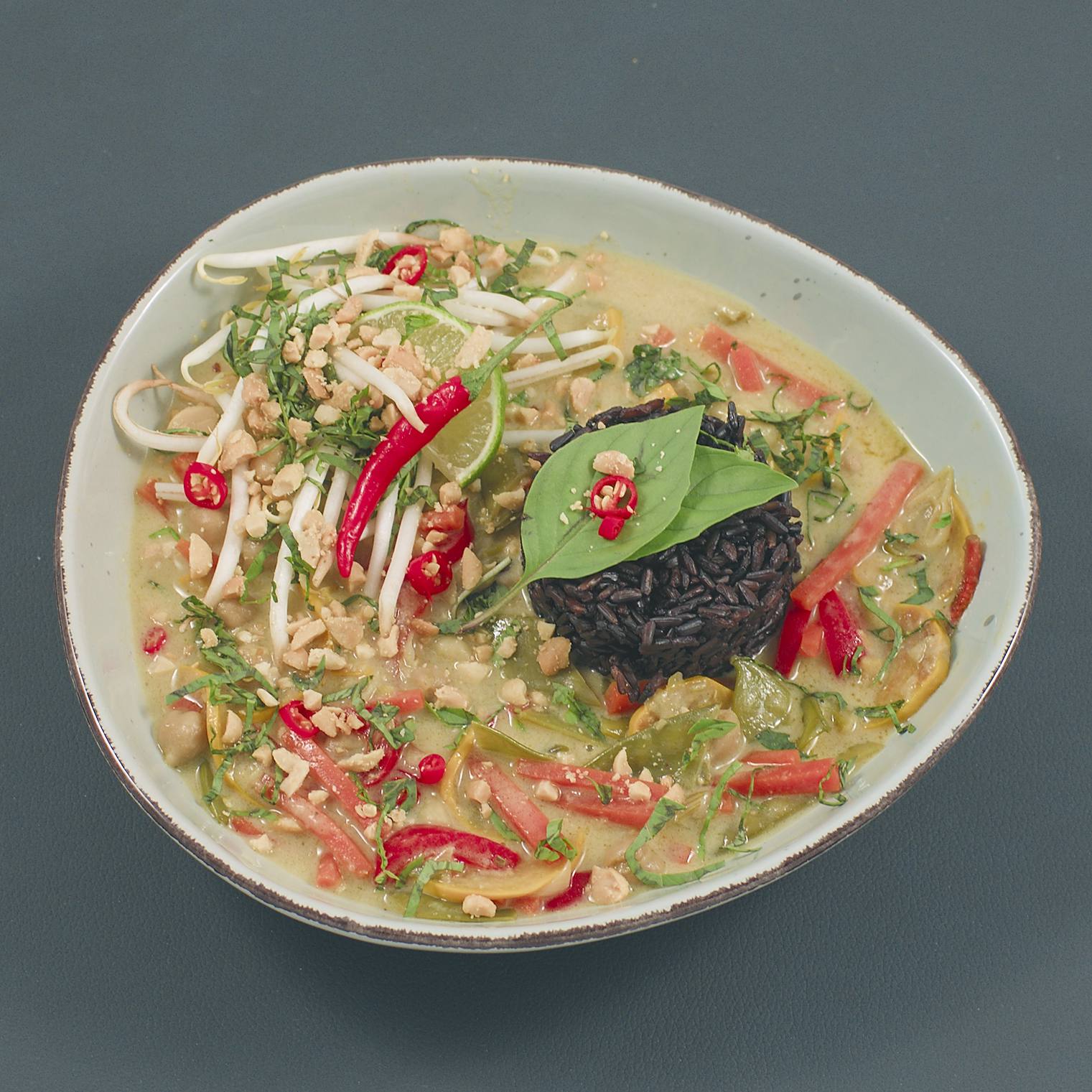 Grünes Thai-Curry | Gemüse | Reis - Entdecke die Welt von Paul Ferkel