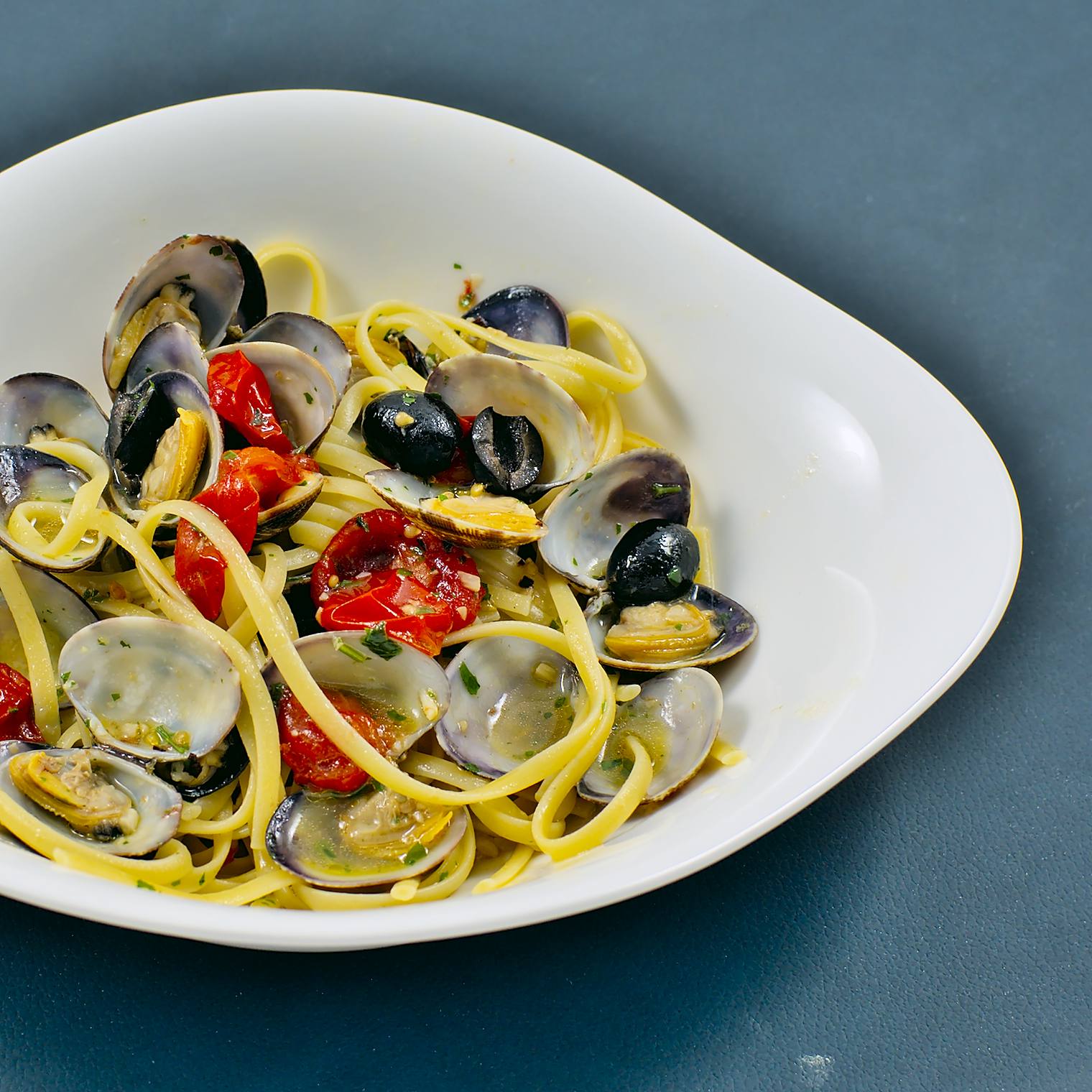Venusmuscheln | Kirschtomaten | Oliven | Linguine - Entdecke die Welt ...