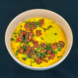 Read more about the article Karotten-Kartoffel-Suppe | Orange | Curry | Cashewkerne