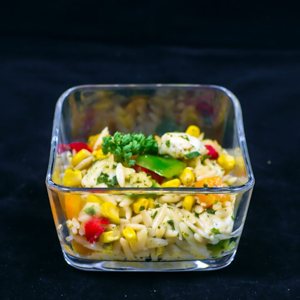 Kritharaki Salat | Paprika | Mais | Mozzarella -- Gastbeitrag von Sophie