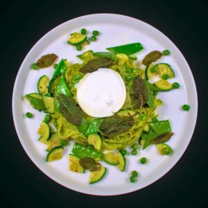 Mehr über den Artikel erfahren Pasta mit Erbsenpesto | Burrata | Frühlingsgemüse