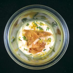 Mehr über den Artikel erfahren Zitronen-Ricotta-Crème | Blütenhonig | Thymian | karamellisierten Mandeln